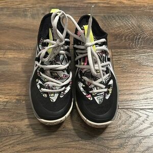 NIKE Big Boys Future Court 2 Basketball Sneakers from Finish Line size 1​​